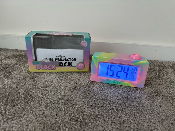 Smiggle time projector  clock