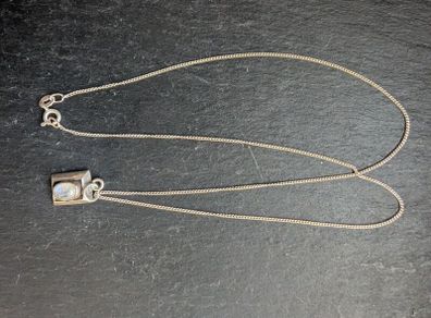 Silver pendant and chain
