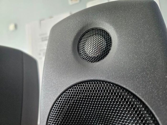 Genelec 8010 AP 6 Speakers Pair