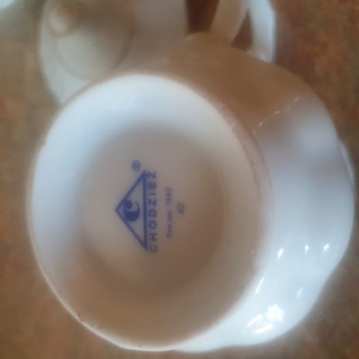 China Sandard' Collectable Vintage China Pieces ... Biscuit Plate, Gravy Boat, 3 Cake Plates and a Milk Jug