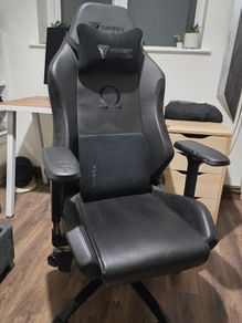 Secretlab Omega