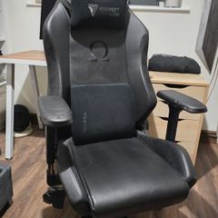Secretlab Omega
