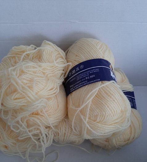 25%wool Lemon and Blue yarn knitting crochet crafts