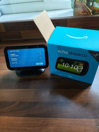 Amazon Echo show 5 newest gen with stand