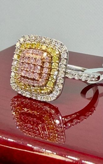 Gold 9K (375) Tri Colour Gold SGL Certified Natural Pink Diamond, Natural Yellow Diamond & Natural White Diamond