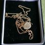 Vintage 9ct Gold 375 Gold Engraved Heart Pendant and chain 2,7g L-12" Image 10
