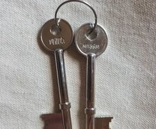 Union keys and basta and cara. yale