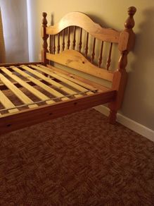 Pine bed frame 4ft 6inch in very good condition, can unassembled to transport
