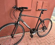 Giant Hybrid Bike