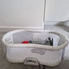 Halo Swivel Bassinet