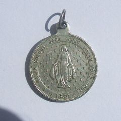 A vintage Miraculous Medal of the BVM (Blessed Virgin Mary) 1950s to 1970s