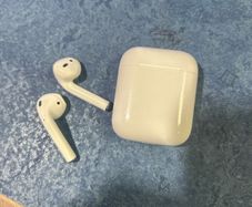 Apple AirPods