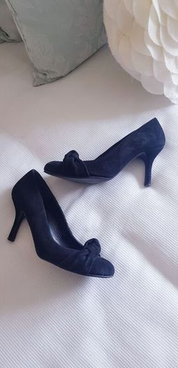 Stephanie Moreno Black Heels - Size 37