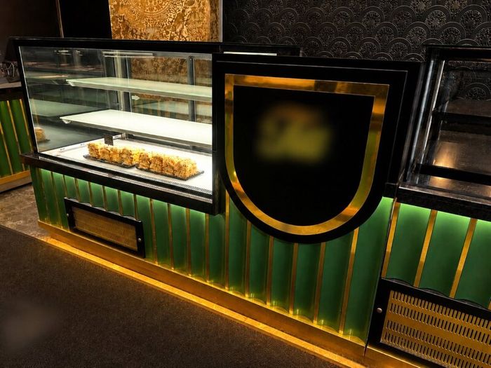 Custom Made Heated food and pastry display counter