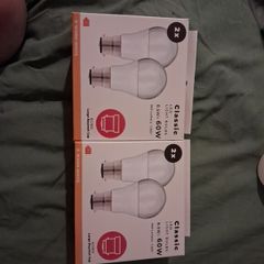60w light bulbs B22 (three)