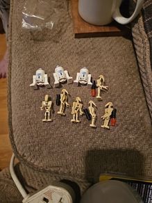 Lego R2D2 and Battle Droids