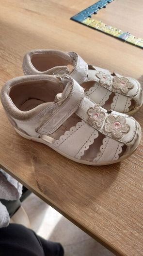 Clarks first shoes 4.5f