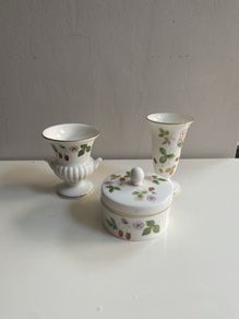 Pretty little Wedgwood collection wild strawberry