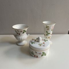 Pretty little Wedgwood collection wild strawberry