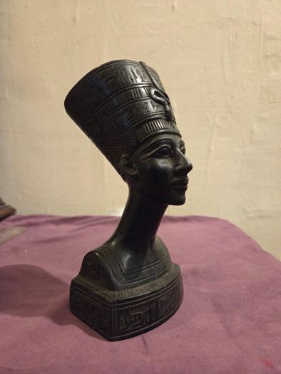 Egyptian Queen Nefertiti Bust Carved Stone