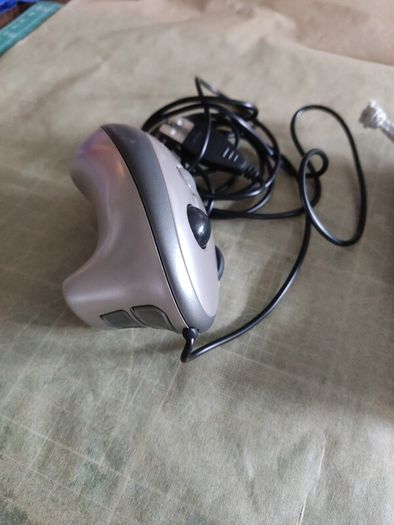 Handheld trackball mouse
