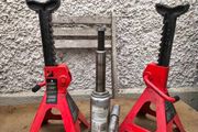 4 Ton Bottle Jack &amp; 2 Ton Axle Stands. Excellent Condition