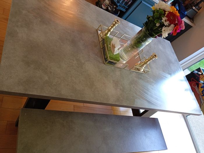 Table & 2 benches