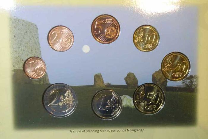2008 Ireland Central Bank Uncirculated Coin Set Newgrange, Co, Meath. Ideal Birthday Gift.