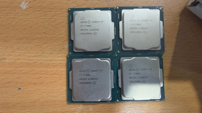 Intel Core i7-7700K 4.20GHZ processors x4