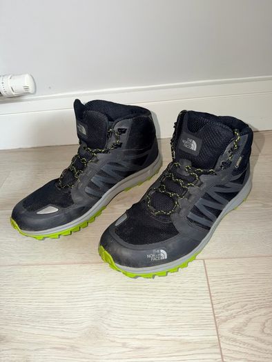 The North Face Men's Fastpack Mid GORE-TEX Hiking Boots in Black - size UK 10