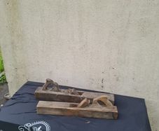 By post only 2 large wood planer