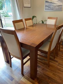 Solid wood Dining room table & 6 matching chairs