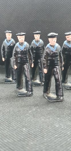 Rare and hard to find Vintage Early Britain's Hand Painted Lead Toy Soldiers (1940's) 6 Marching Sailors