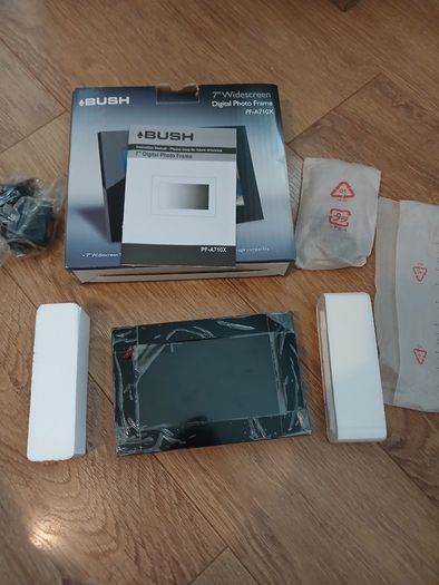 Digital camera frame