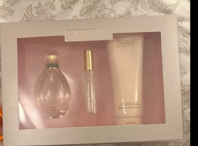 Lovely by Sarah Jessica Parker set