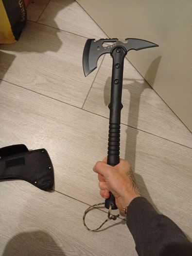 camping Axe
