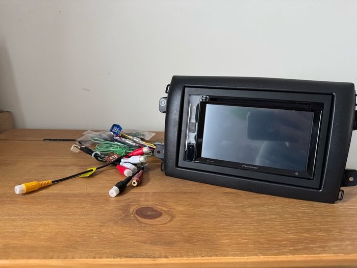 Pioneer car stereo AVH-A240-BT