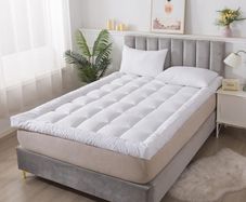 Supersoft Mattress Topper Double Bed - 1100 GSM Filling 4 Inch (10cm) Thick Mattress Topper with Elasticized Corner Straps - White (Double 137x190 cm)