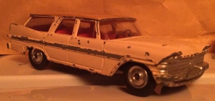 Corgi Toys Plymouth Suburban 1/43