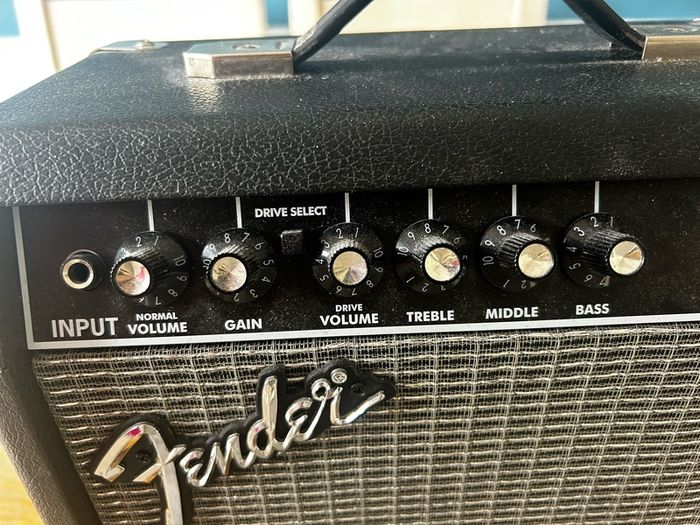 Fender Frontman 15G