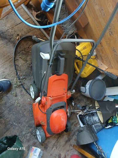 electric lawnmower