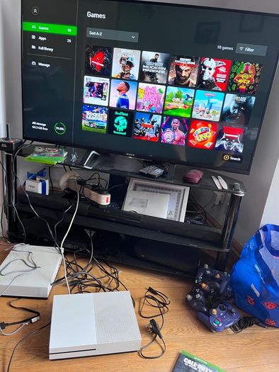 Xbox One S 1TB Console Bundle 2 Controllers 6 Games