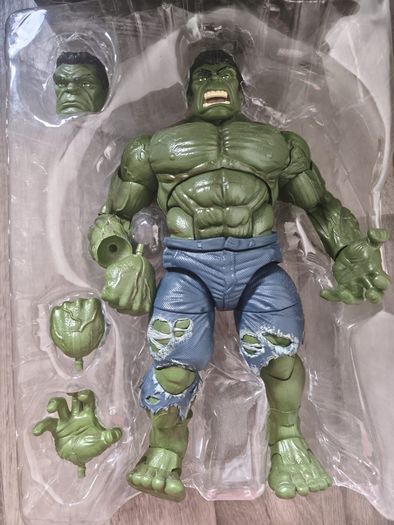 Marvel Legends Series Hulk,premium 14.5 inch figure