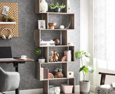 Freestanding bookshelf with 6 levels