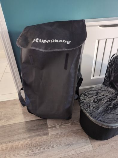 Travel system uppa baby vista, stroller, bassonet plus car seat and base
