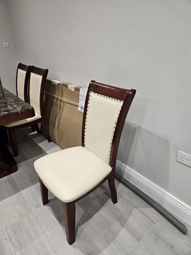 kitchen table and chairs