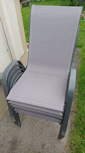 garden table and chairs