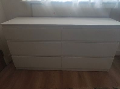 Chest of drawers