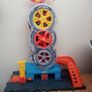 Hot Wheels City super twist tire shop. Image 2