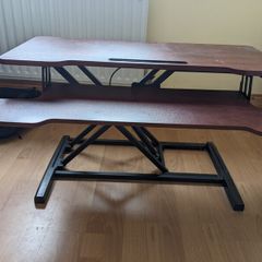 Standing desk